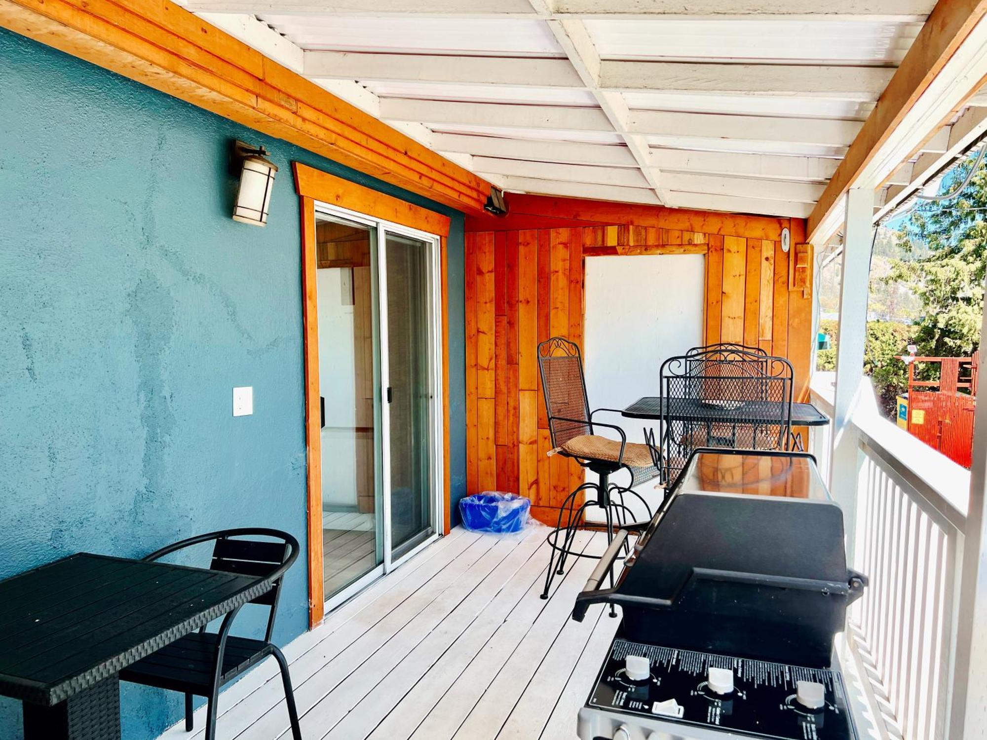 Peachland Beach Resort Exterior foto
